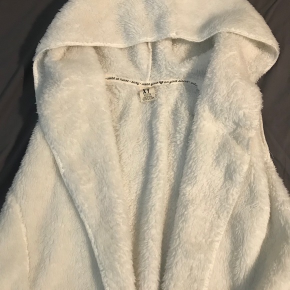 Vest - Picture 2 of 4